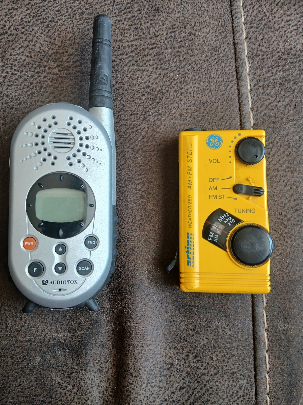 Radios-Parts ONLY